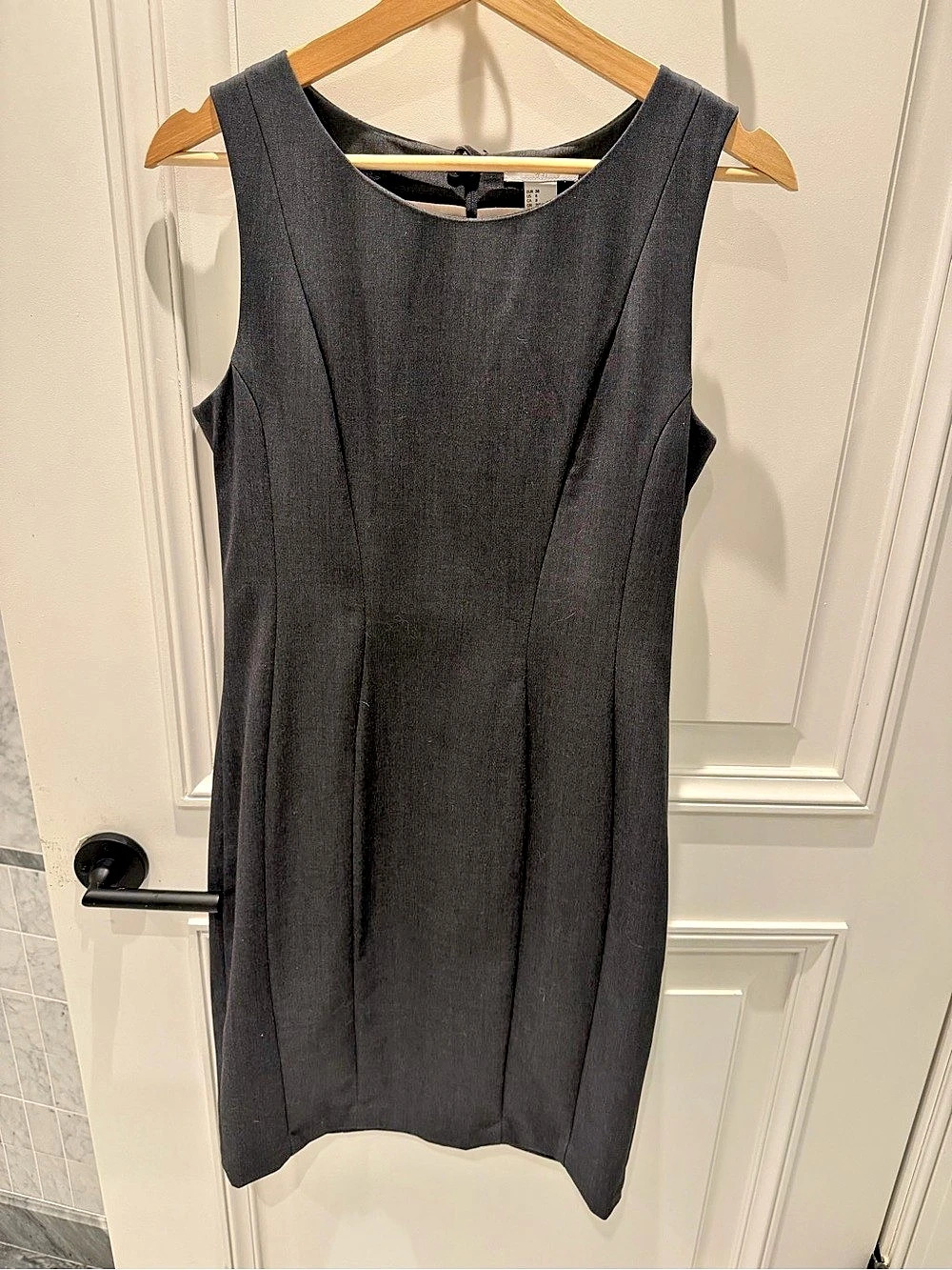 H&M Sleeveless Mini Dress in Black Size 8